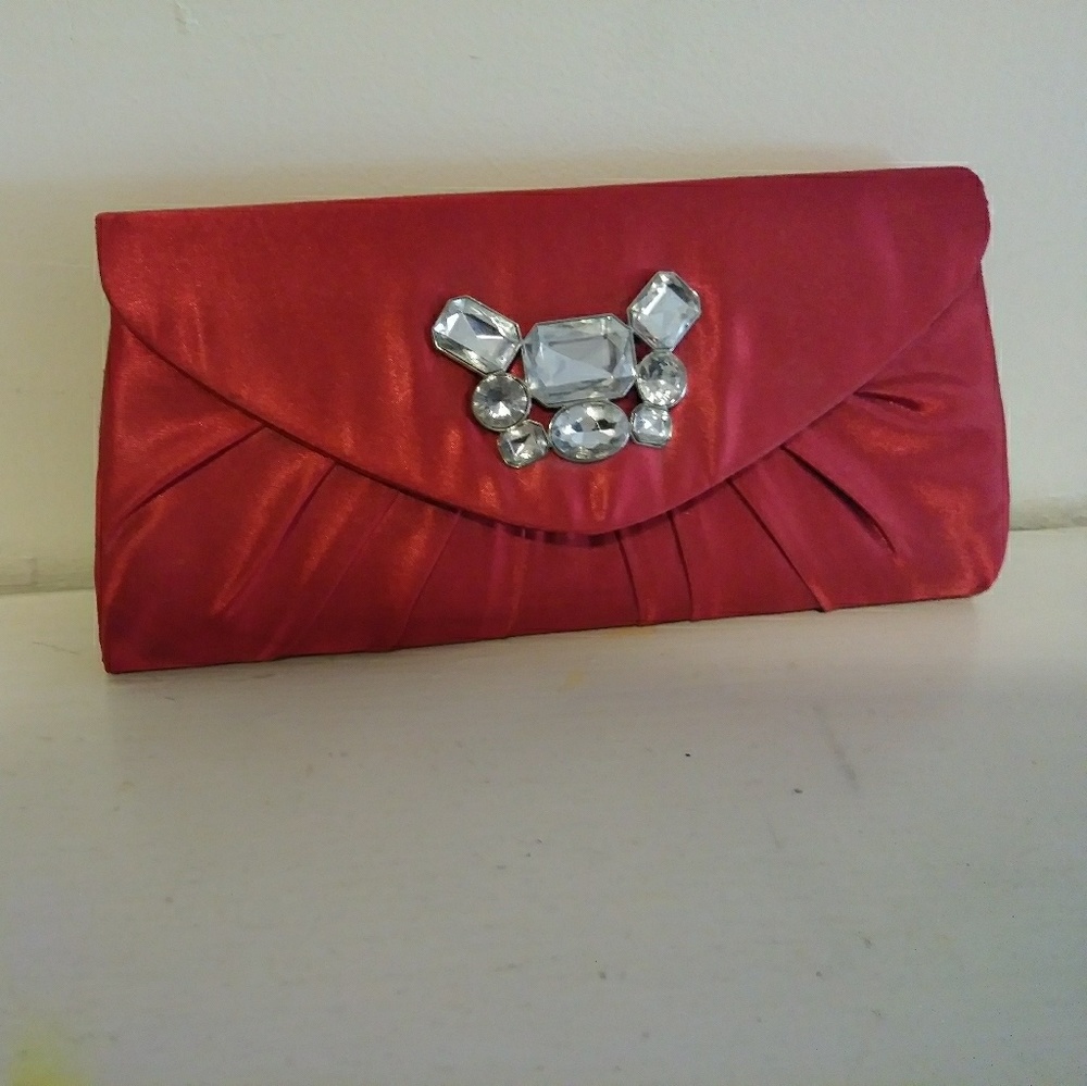 Red clutch